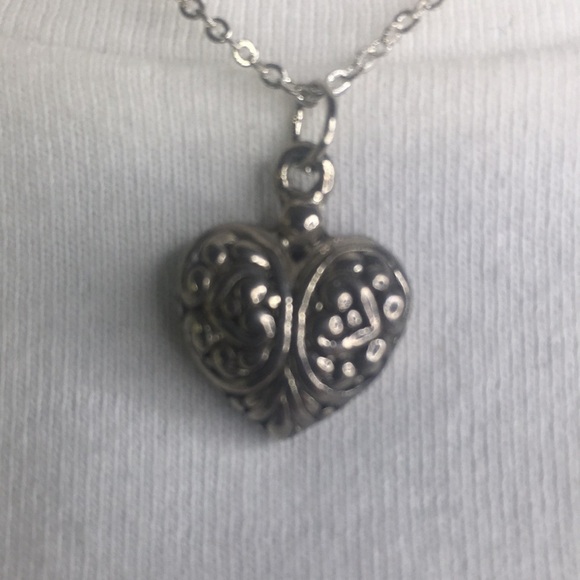Scroll heart silver tone chain necklace 15" - Picture 2 of 5